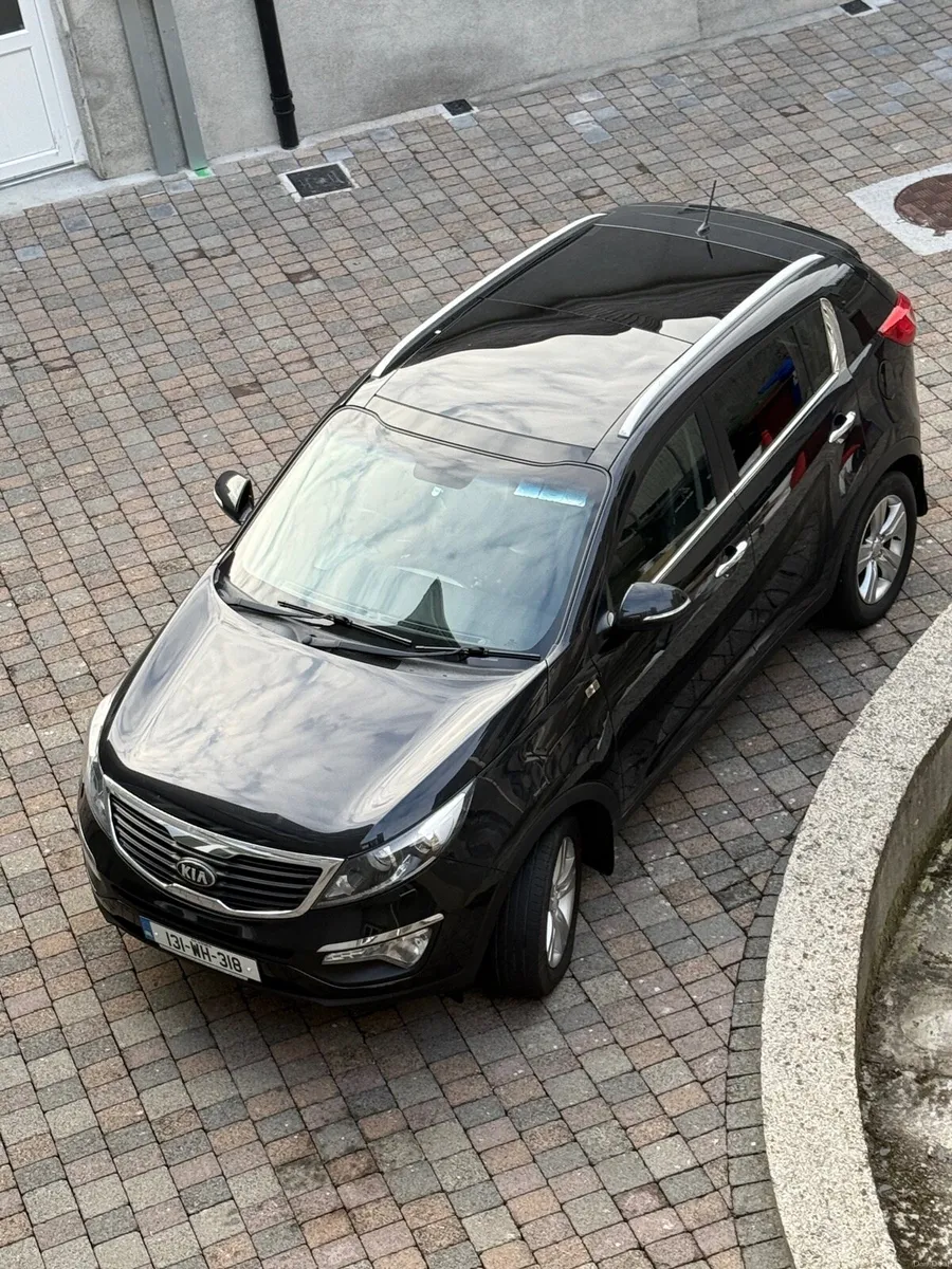 Car - Image 6