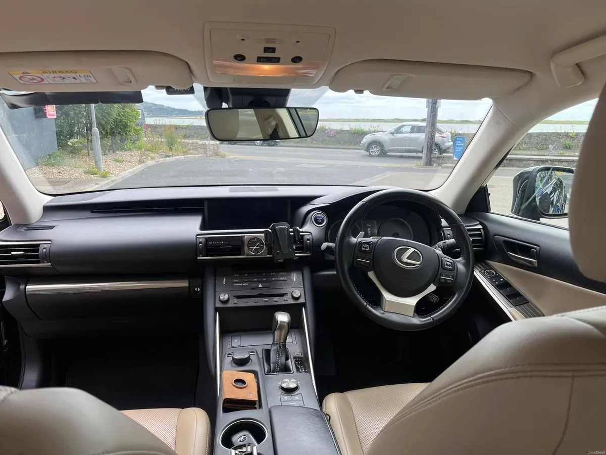Lexus IS 2019 - Image 5