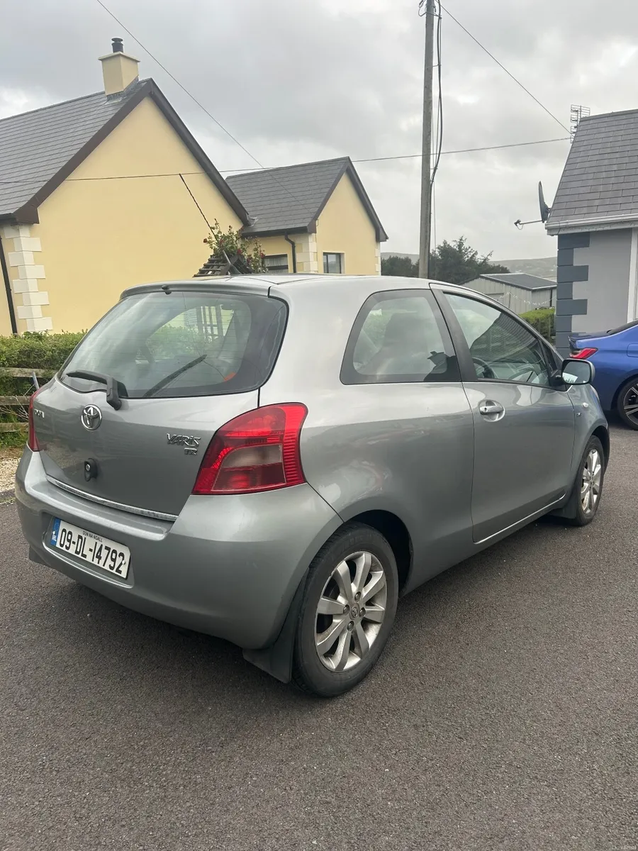 Toyota Yaris 2009 - Image 1