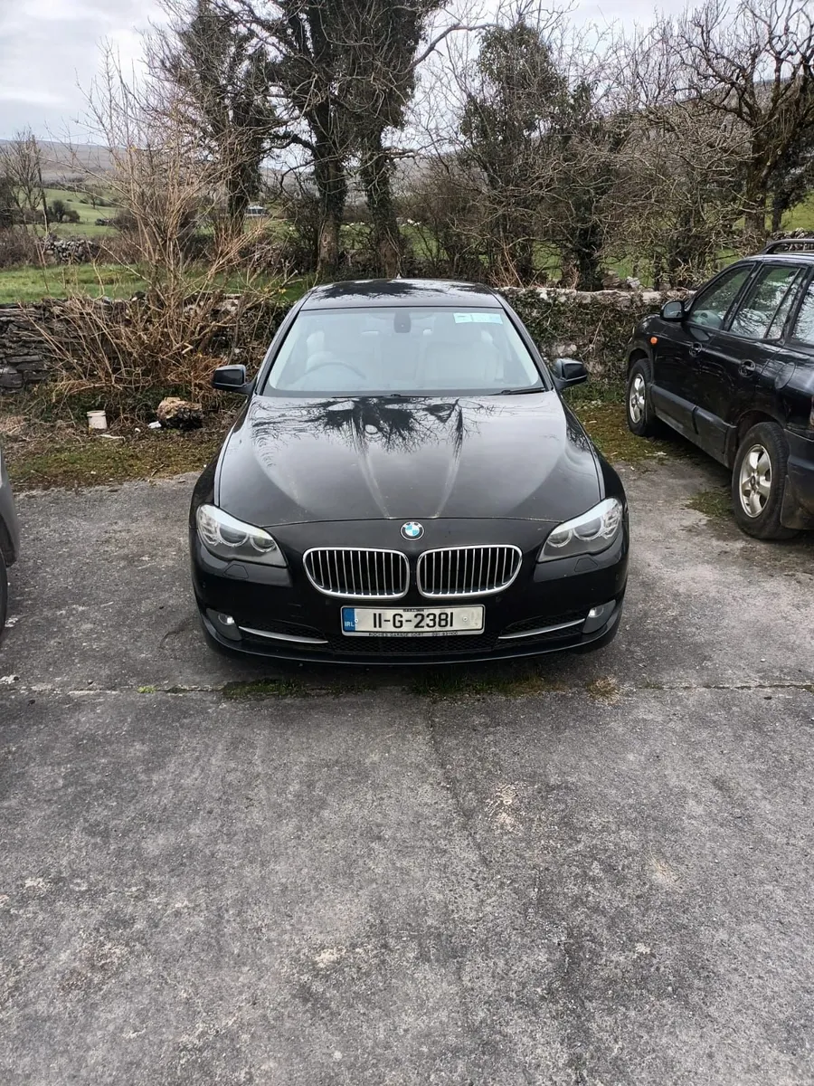 BMW 5-Series 2011 - Image 1