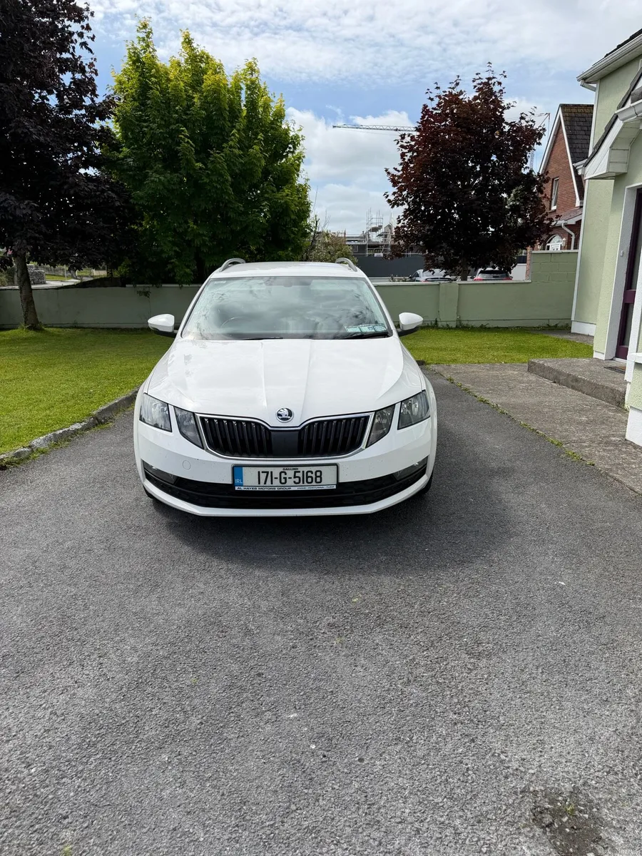 2017 Skoda Octavia - Image 1
