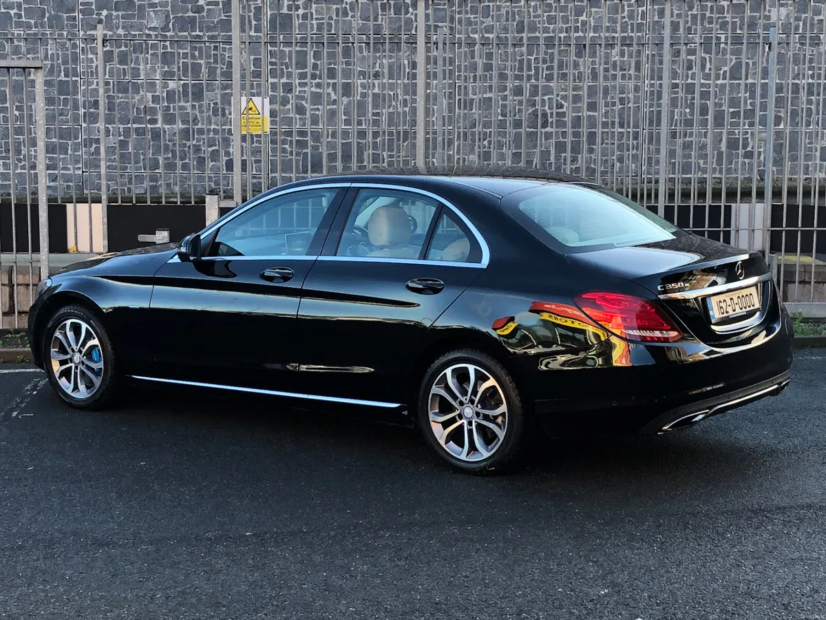 Mercedes-Benz C-Class C350e LOW KMS LIGHT INTERIOR - Image 3