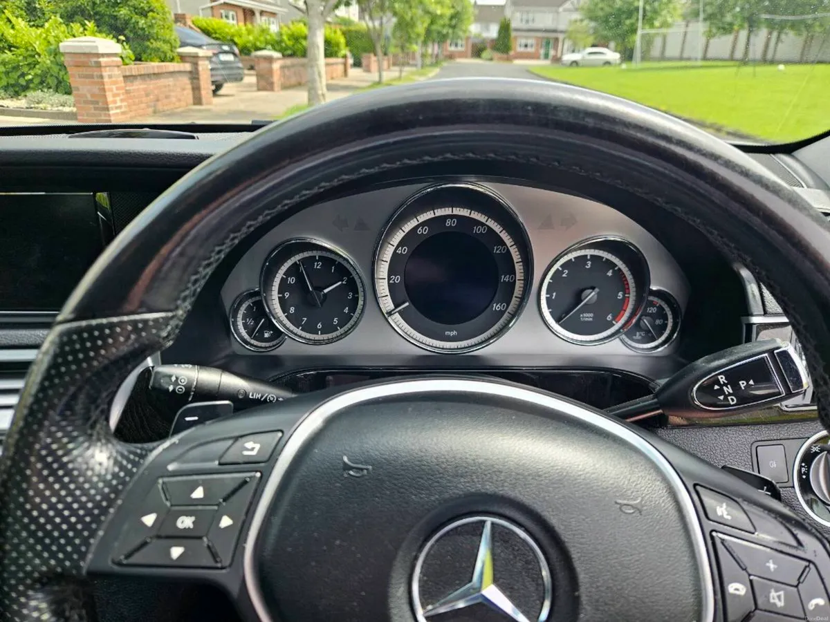 Mercedes E220 Estate - Image 2