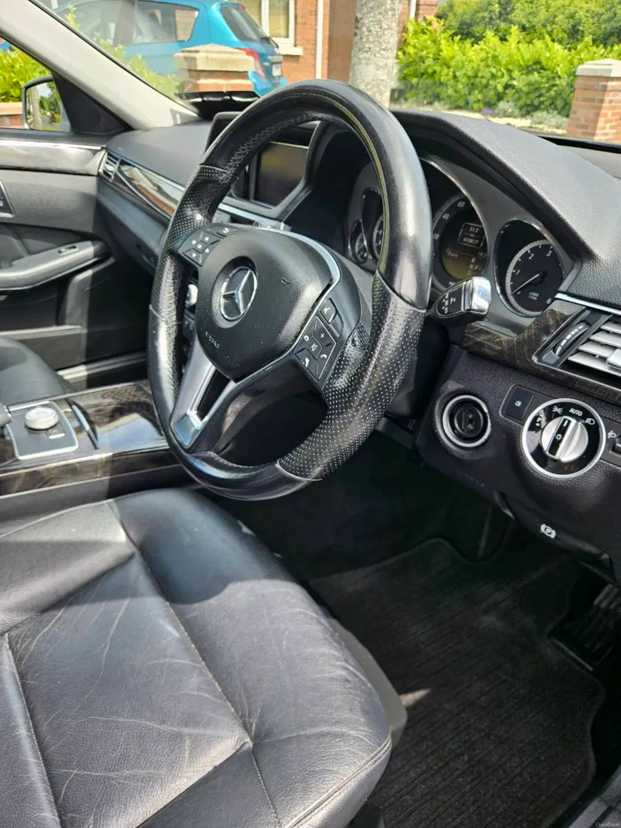 Mercedes E220 Estate - Image 4