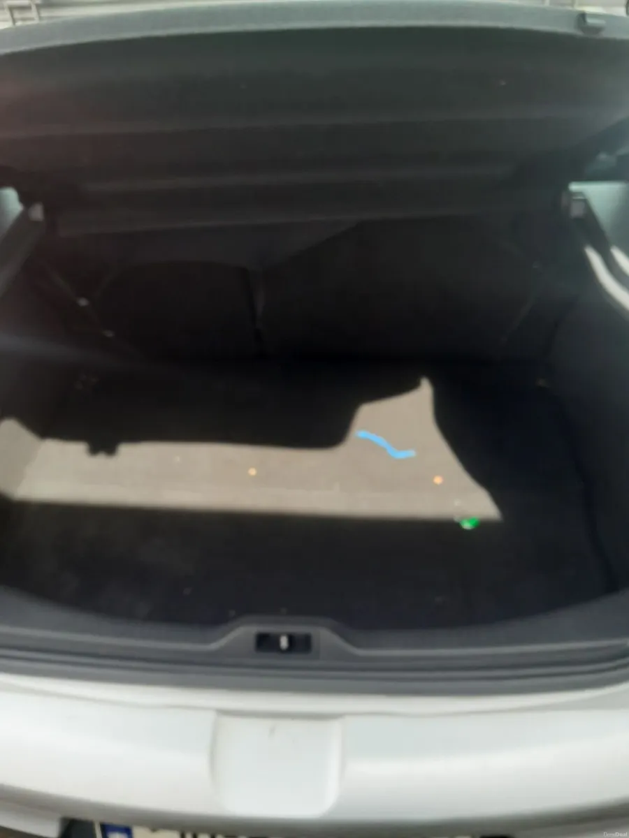 Renault Megane 2010 - Image 2