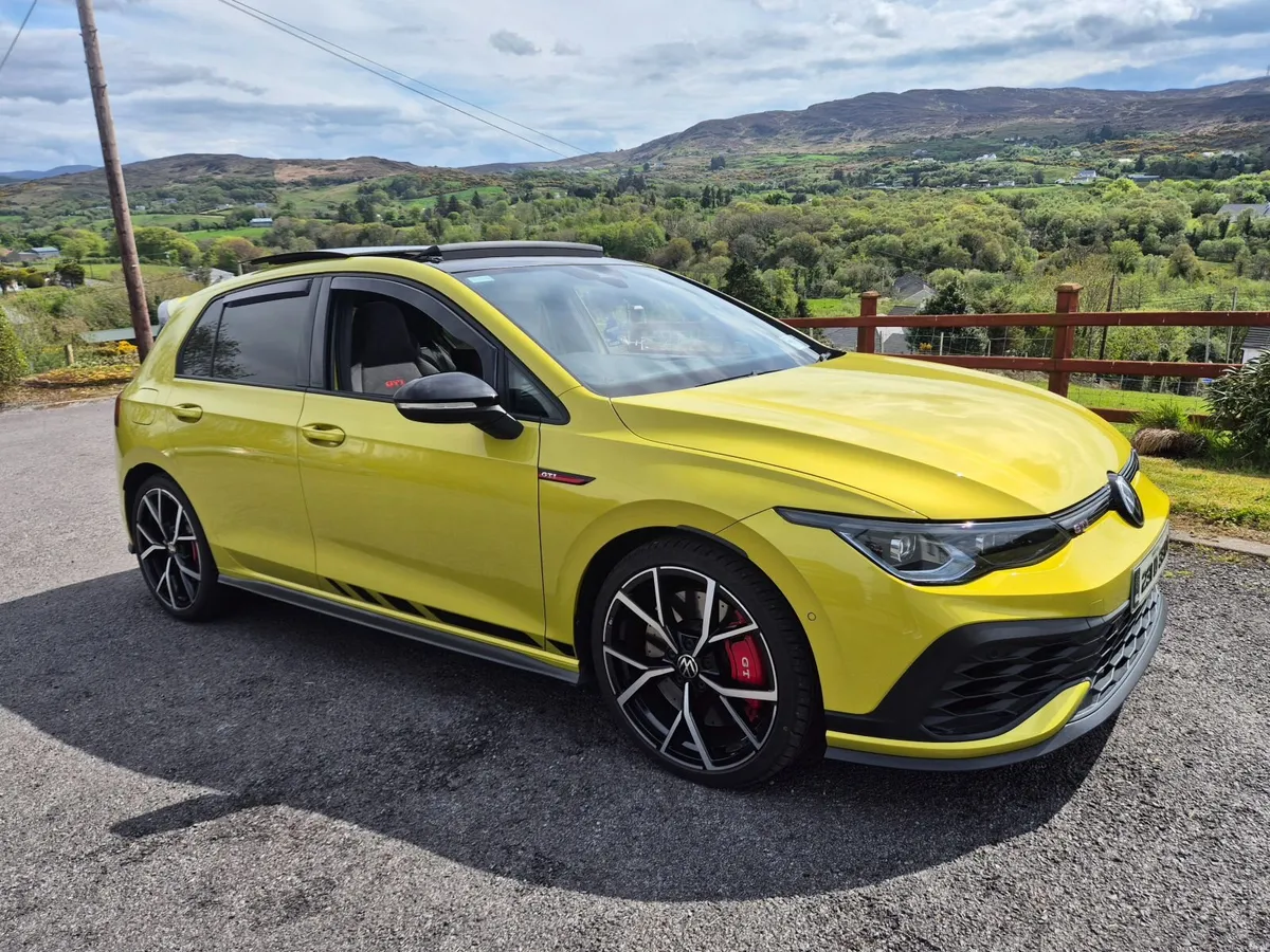 2023 Volkswagen Golf GTI CLUBSPORT 2.0 TSI 300HP - Image 1