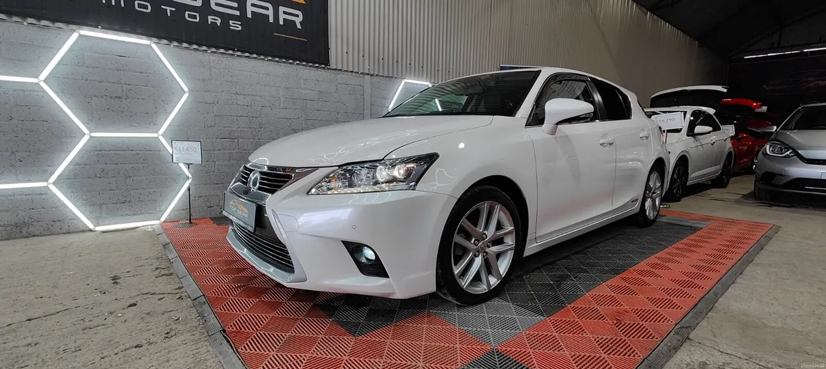 2016 Lexus CT200- lowest milage in market - Image 3