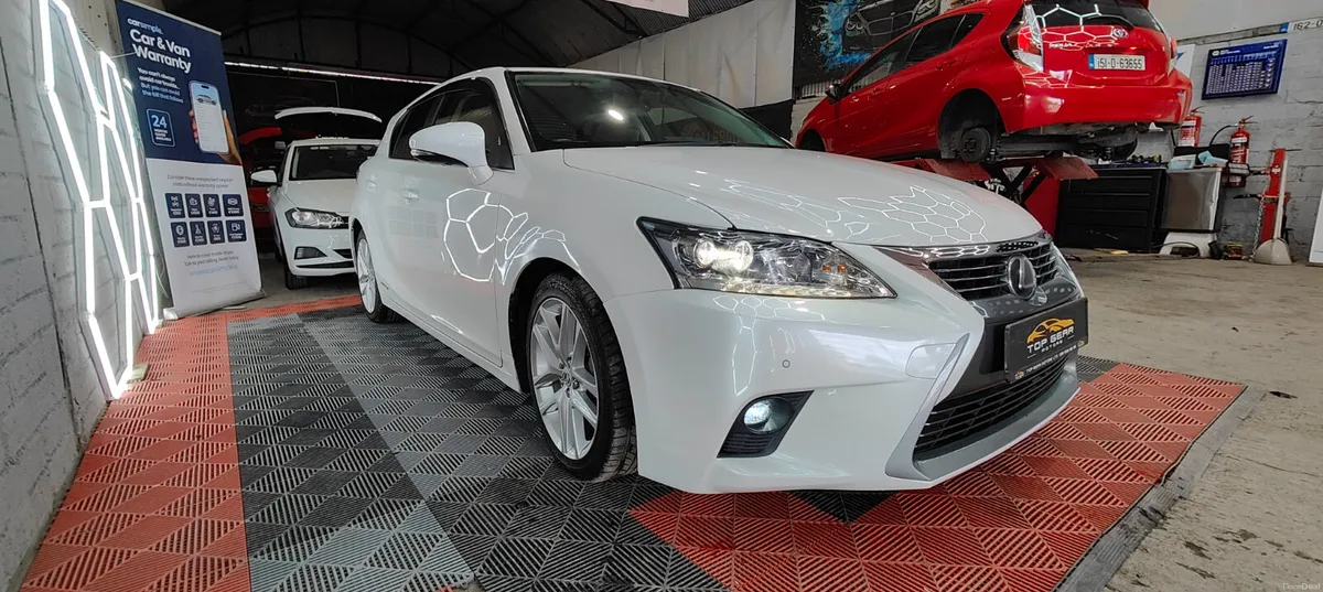 2016 Lexus CT200- lowest milage in market - Image 5