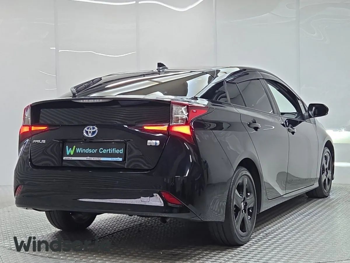 Toyota Prius 1.8 Hybrid Black Edition Auto *Full L - Image 3