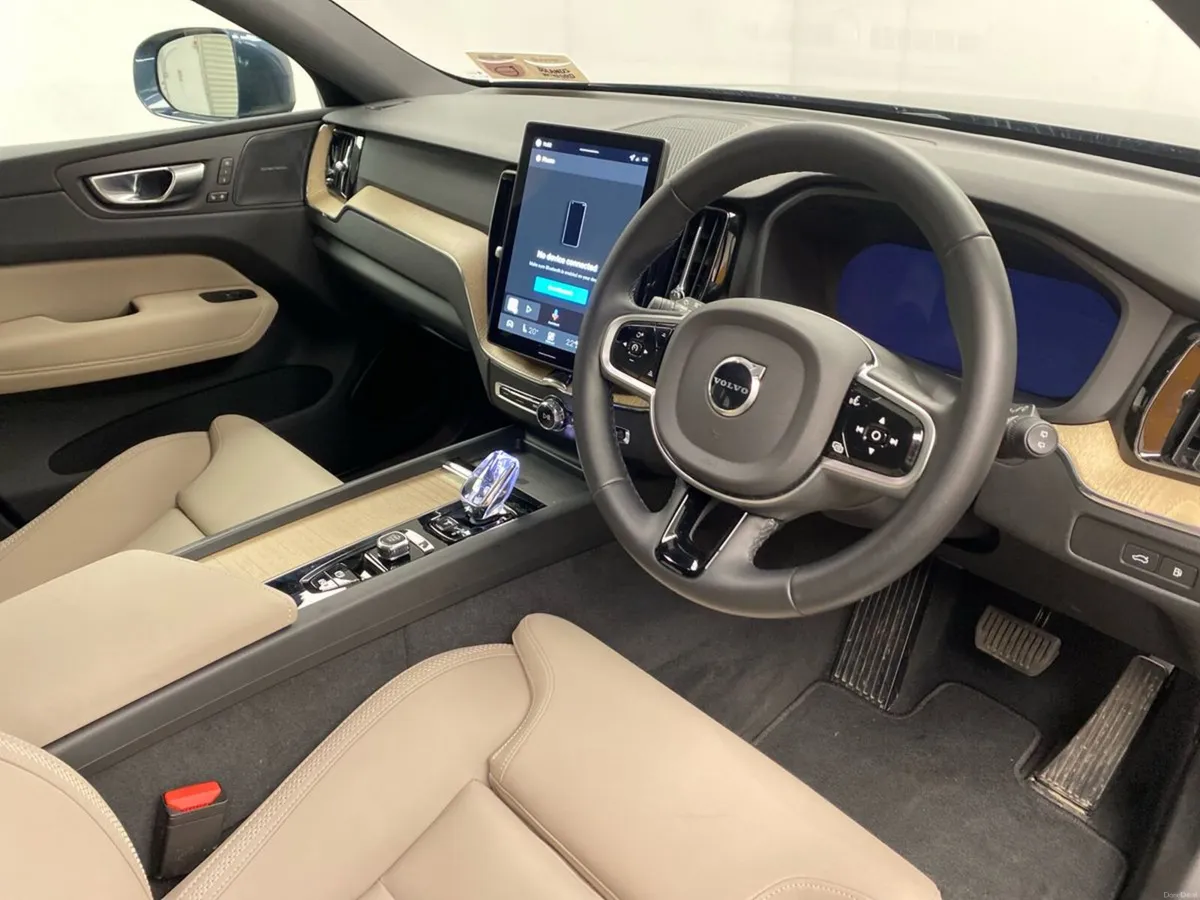 Volvo XC60 Plus Bright T6 PHEV Denim Blue - Image 6