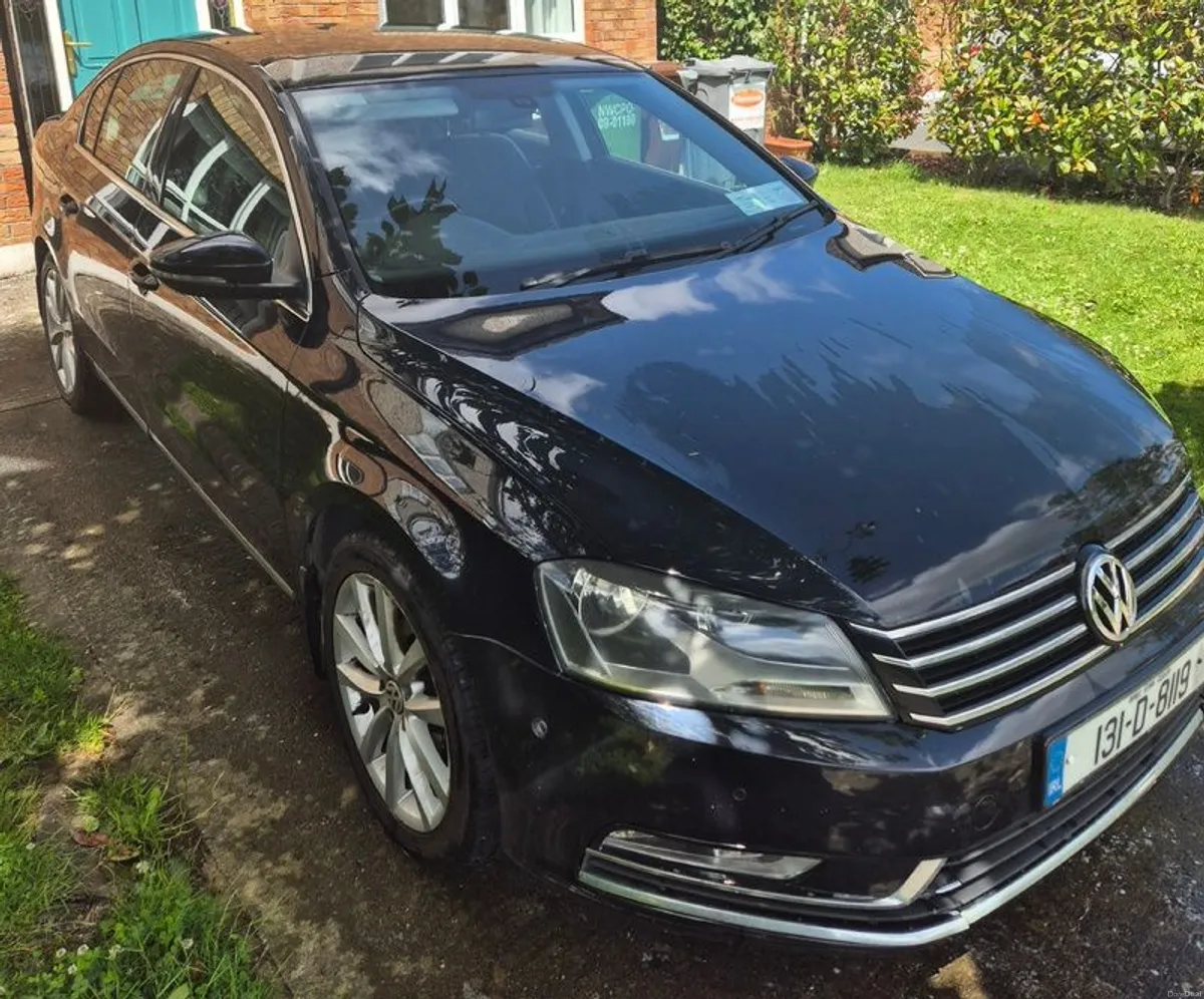 2013 Volkswagen Passat - Image 2