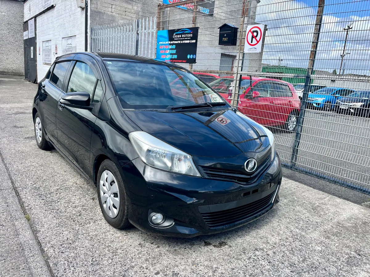 Toyota vitz 2013 Automatic - Image 2