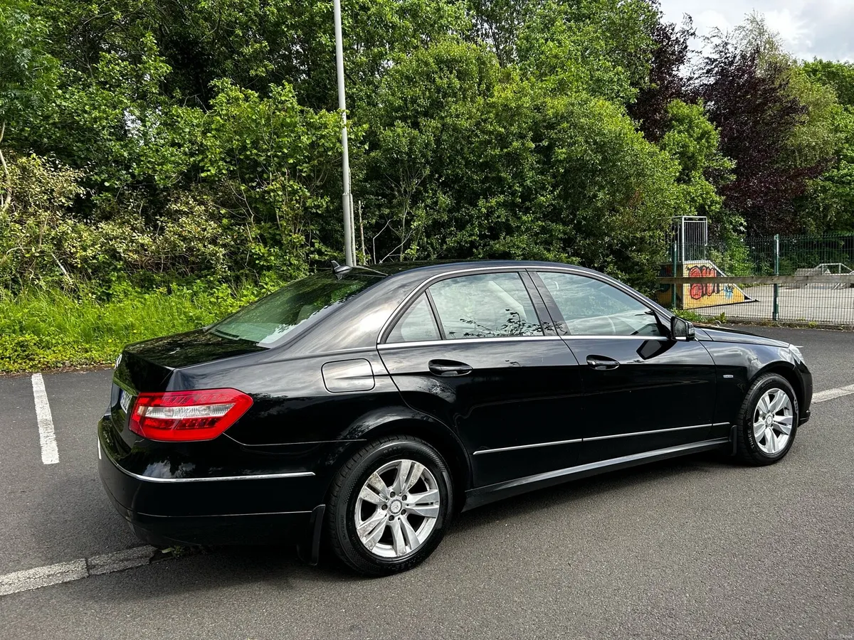 11 Mercedes E Class Automatic Very Clean - Image 4