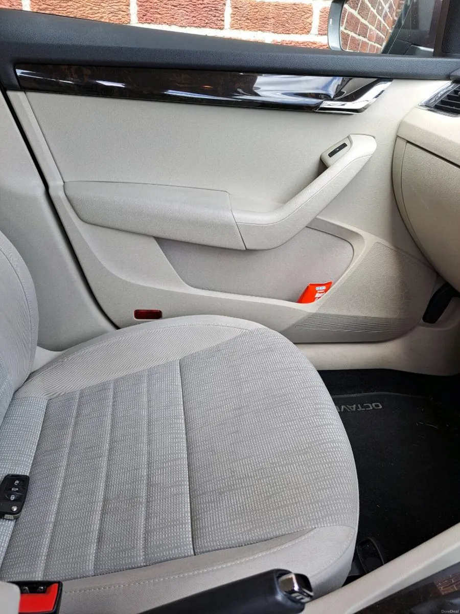 Car - Image 4