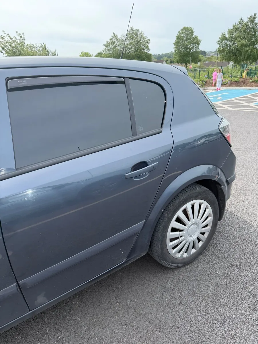 Opel Astra 2007 - Image 2