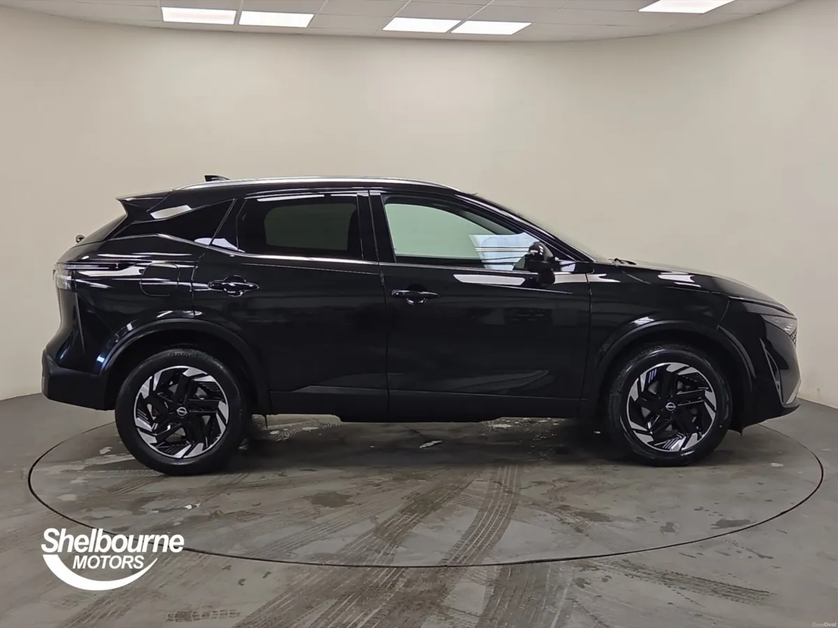 Nissan Qashqai Hatchback N-Connecta - Image 3