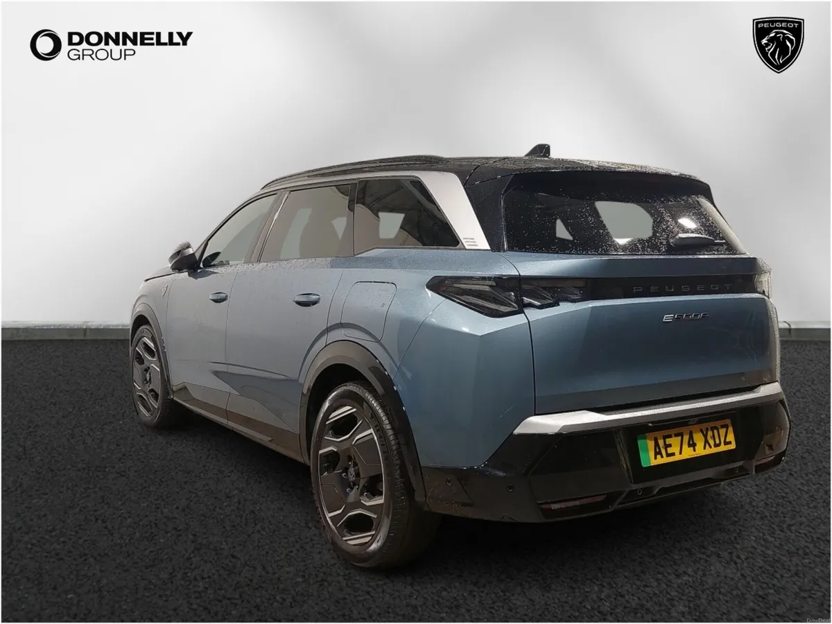 Peugeot 5008 E- Electric Estate GT - Image 2