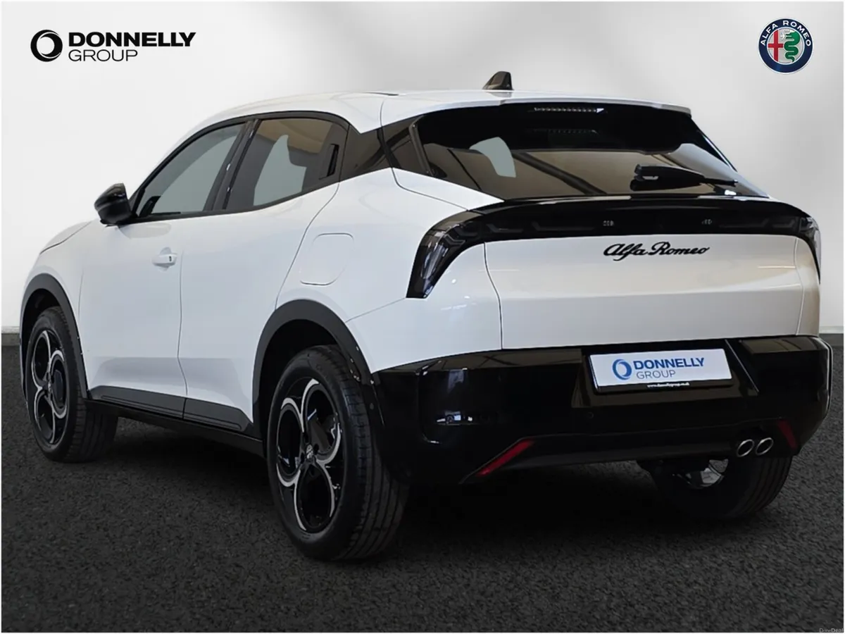 Alfa Romeo Junior Hatchback - Image 2