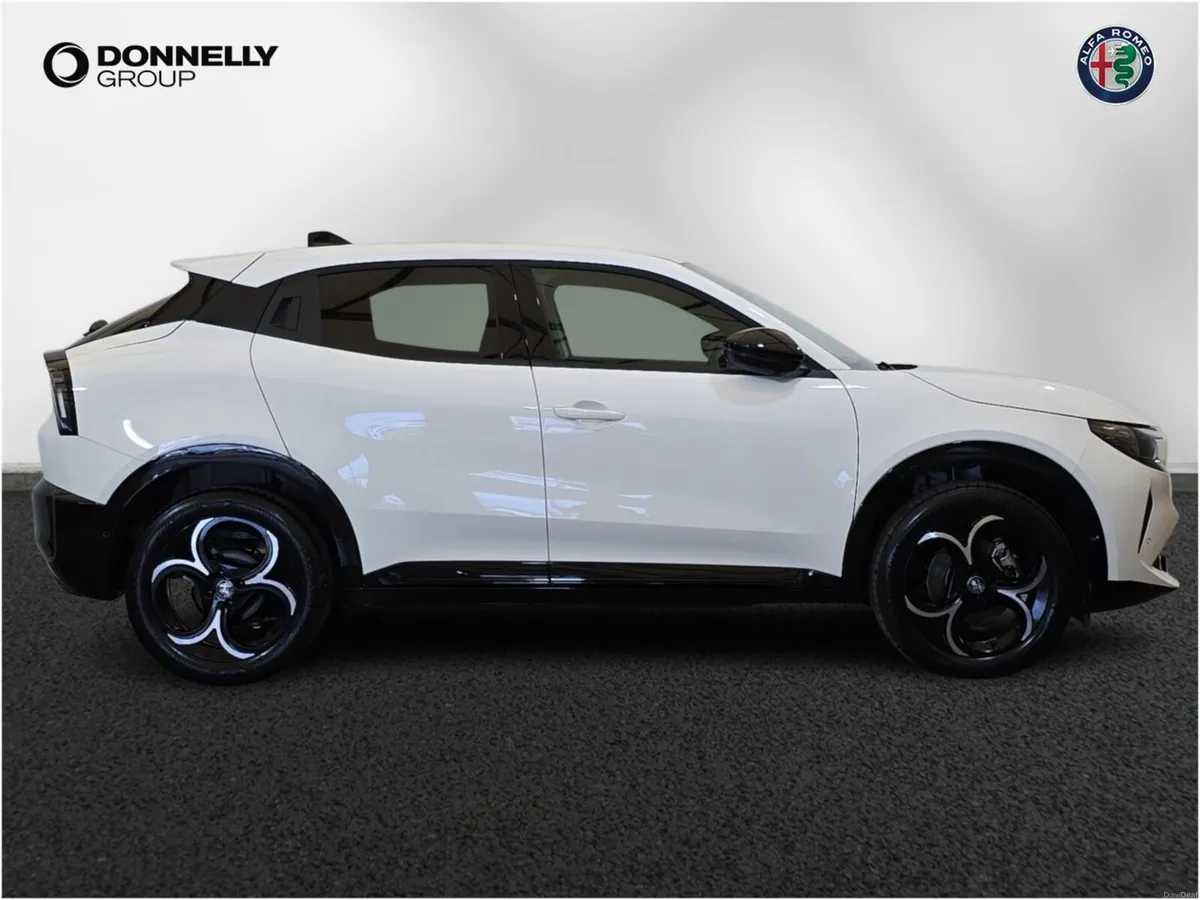 Alfa Romeo Junior Hatchback - Image 3
