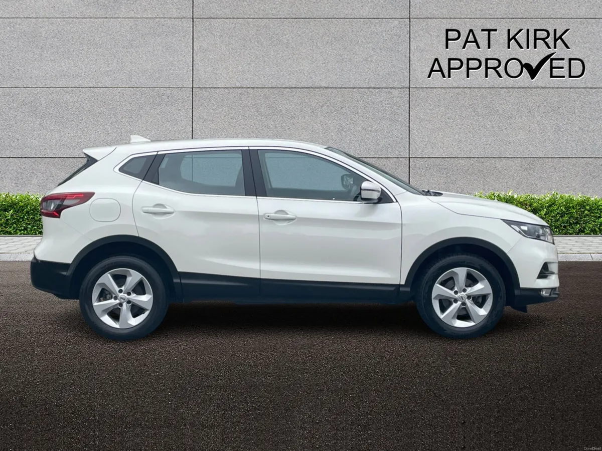 Nissan Qashqai Diesel Hatchback Acenta Premium - Image 3