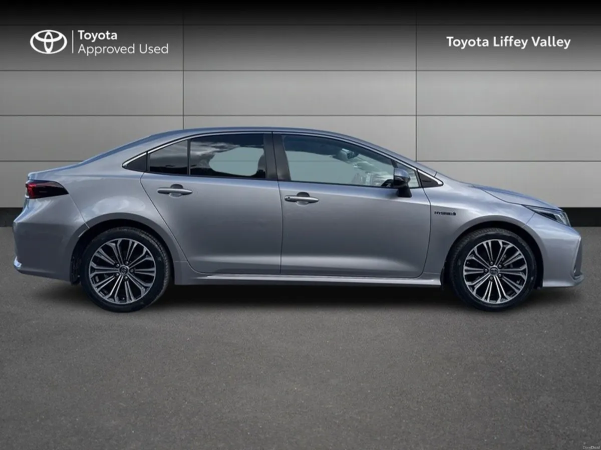 Toyota Corolla COROLLA SALOON HYBRID LUNA SPORT - Image 3