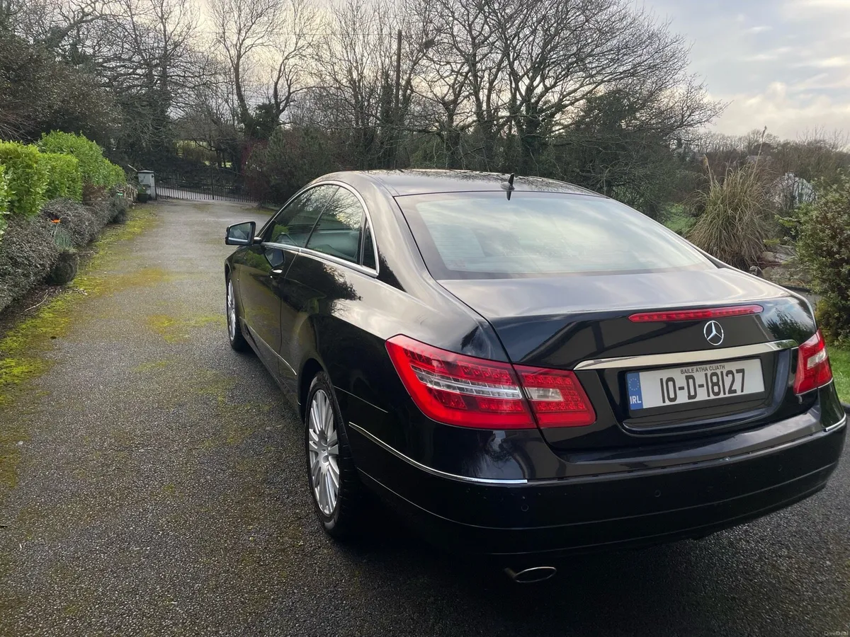 2010 Mercedes e220 coupe - Image 4