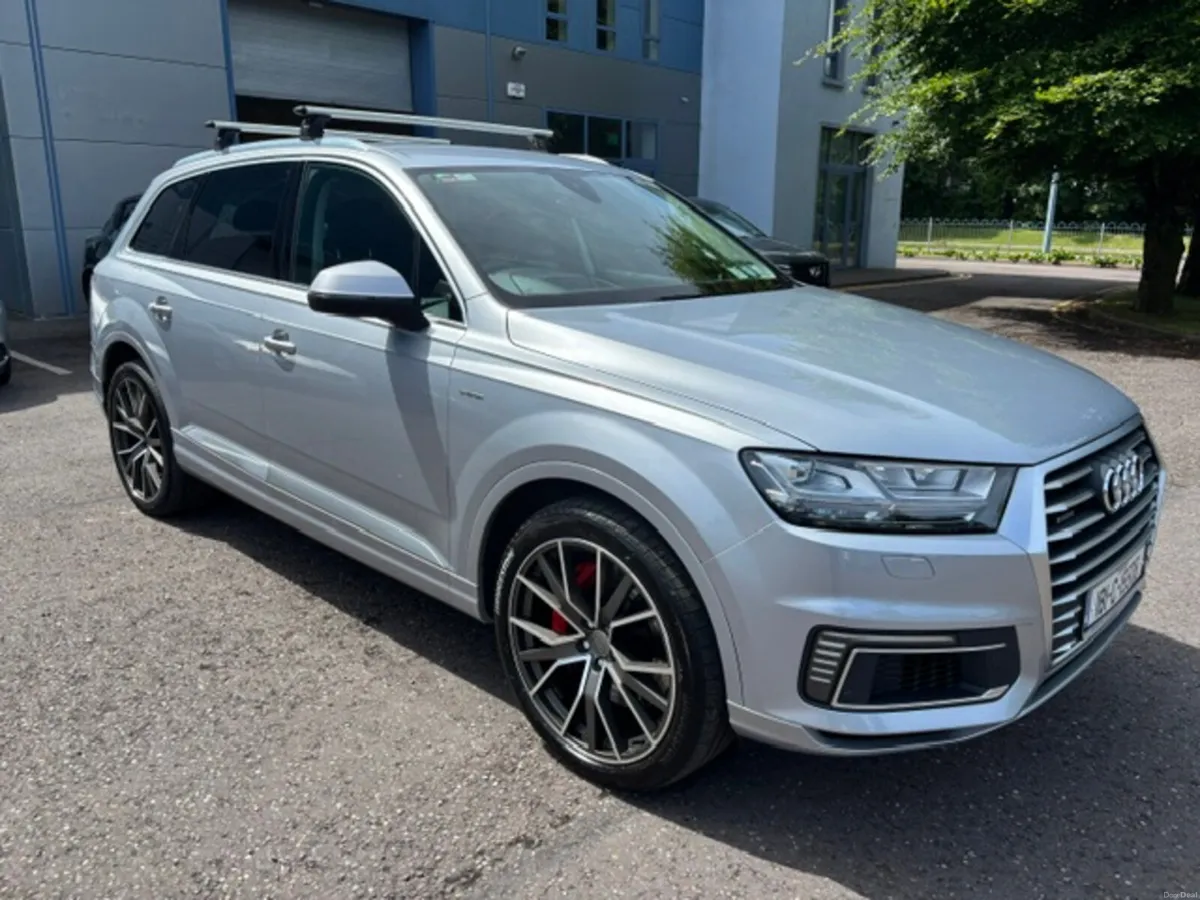 Audi Q7 2018 5 SEATER - Image 1