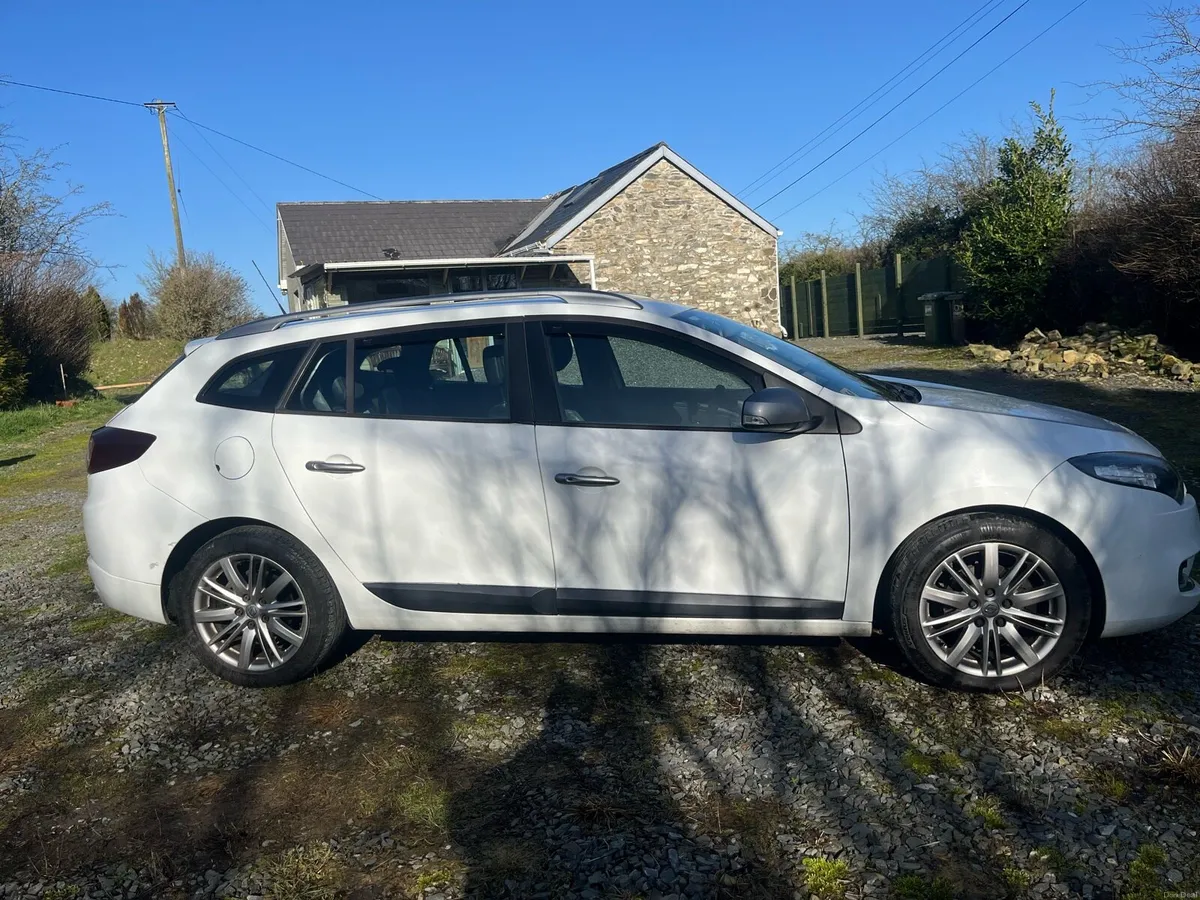 GT Line Renault Megane Estate - Image 3