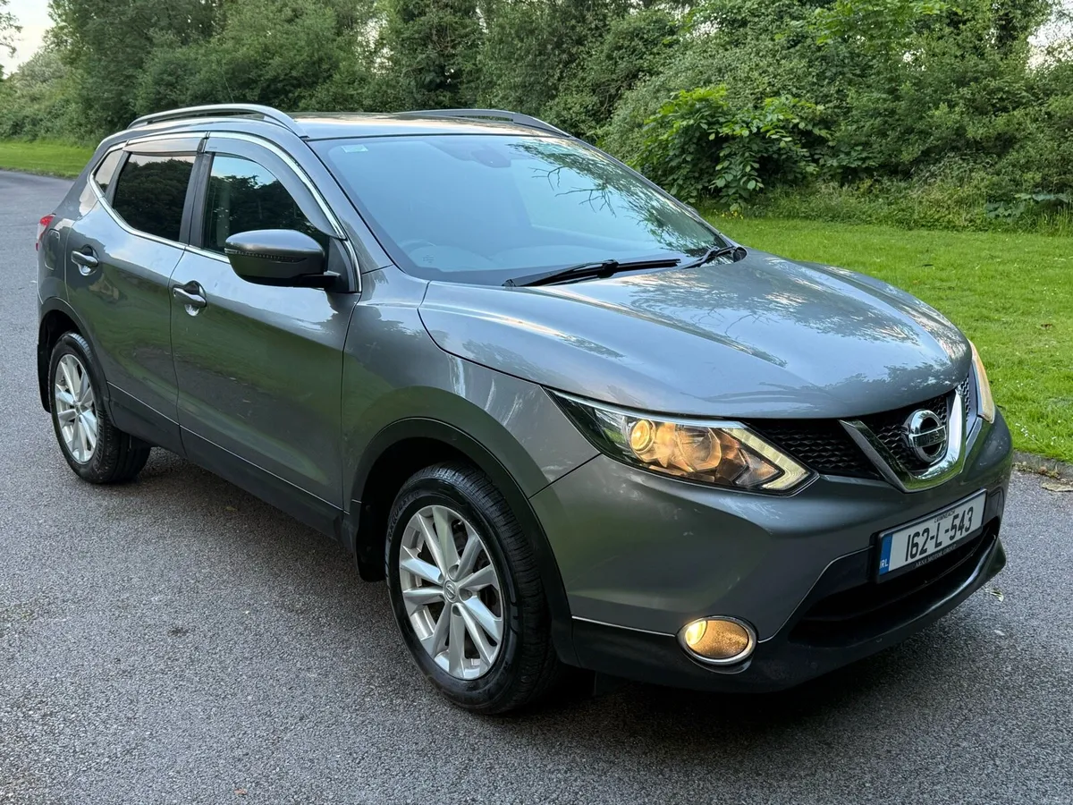 2016 Nissan Qashqai | Panoramic Roof - Image 3