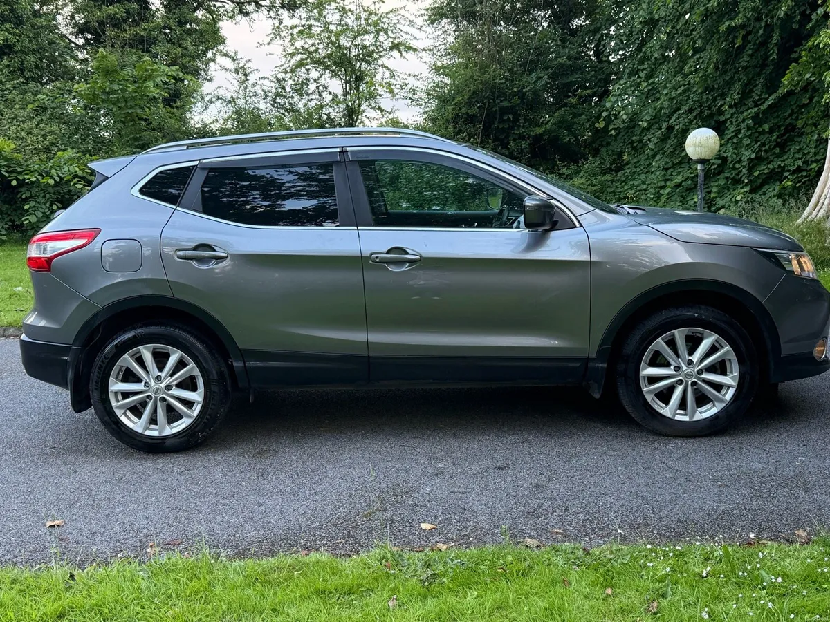 2016 Nissan Qashqai | Panoramic Roof - Image 6
