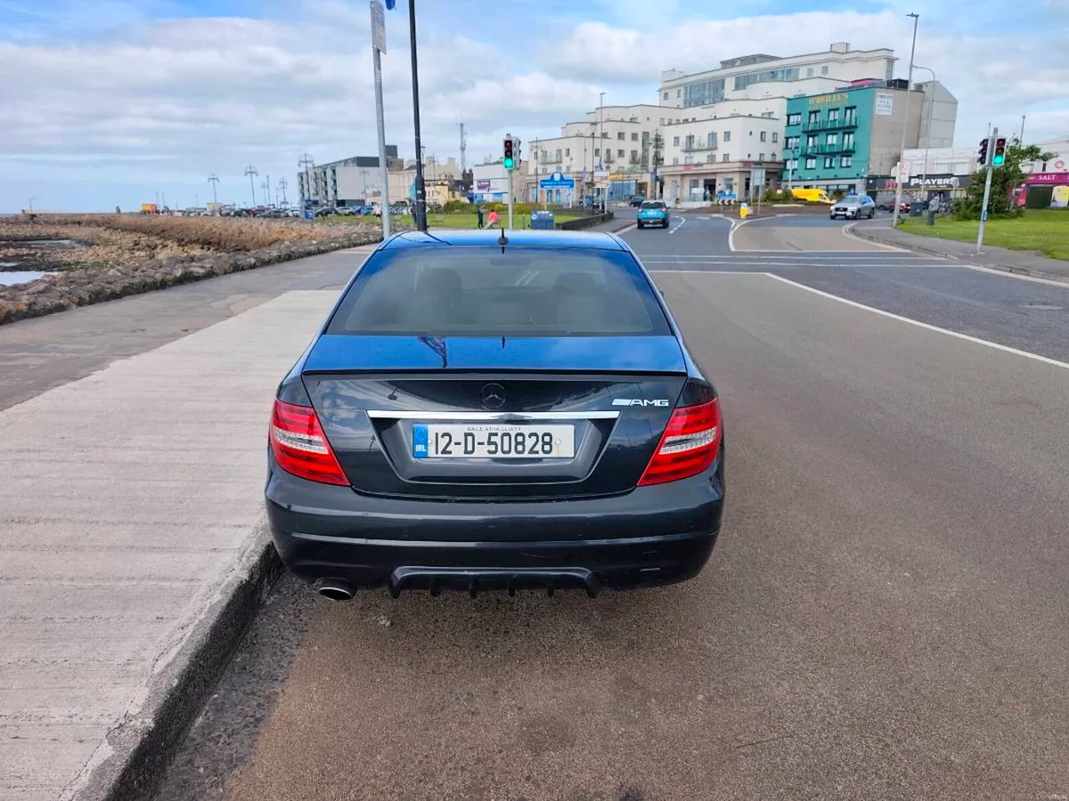 Mercedes C220d - Image 2