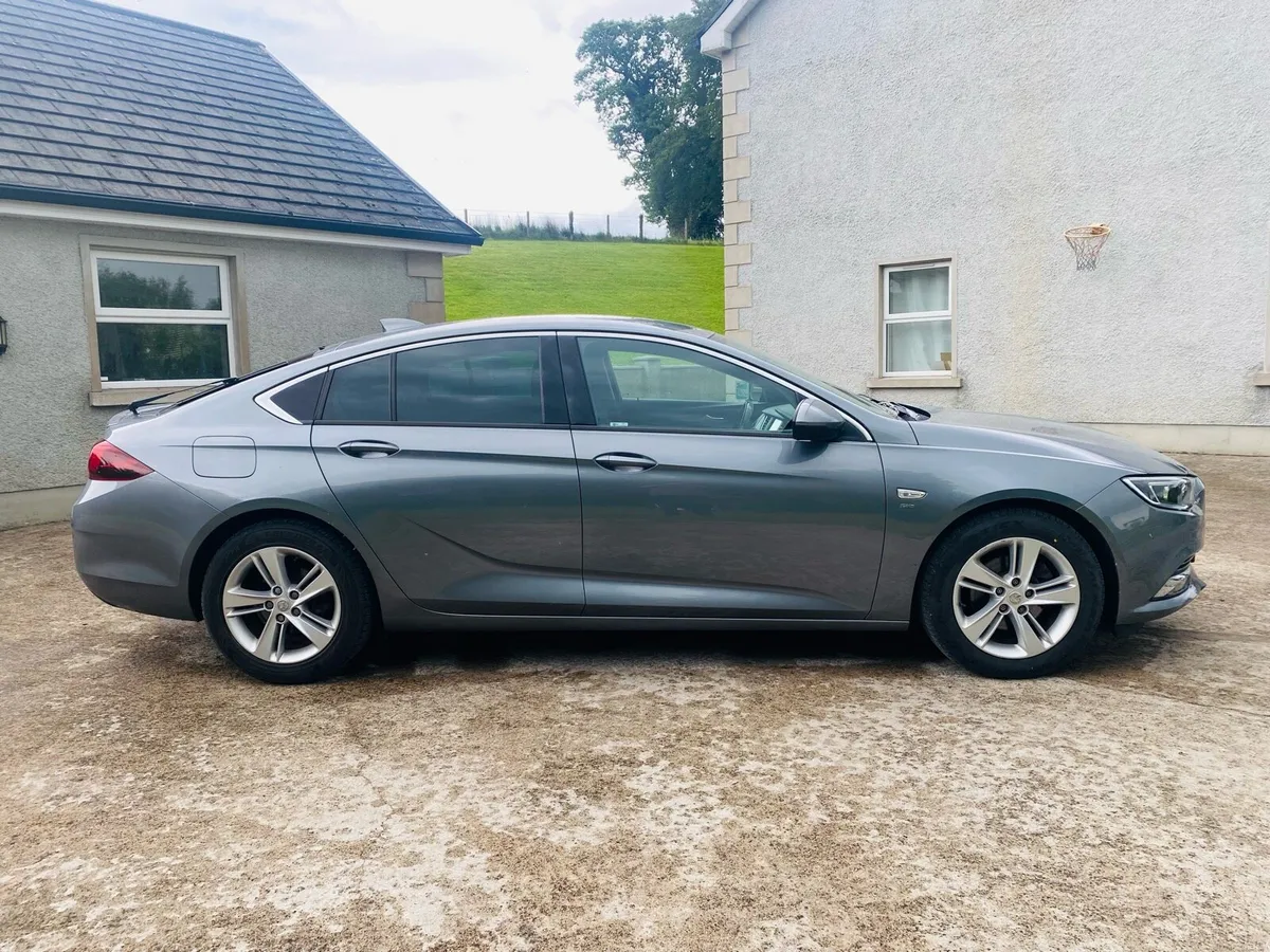 Car - Image 4