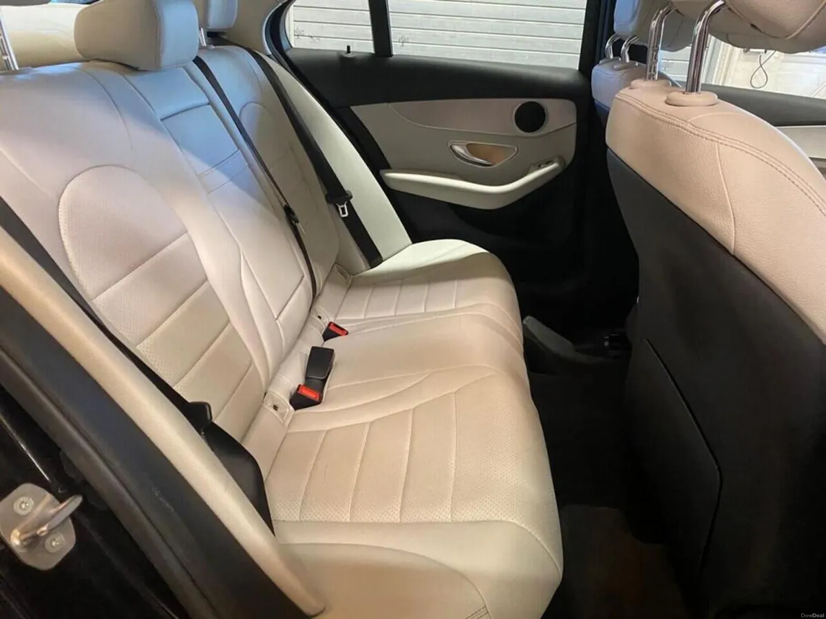 Mercedes-Benz C-Class C350e LOW KMS LIGHT INTERIOR - Image 4