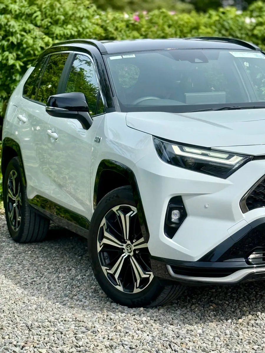 2023 Toyota RAV4 Plug In Hybrid Sport AWD-i - Image 3