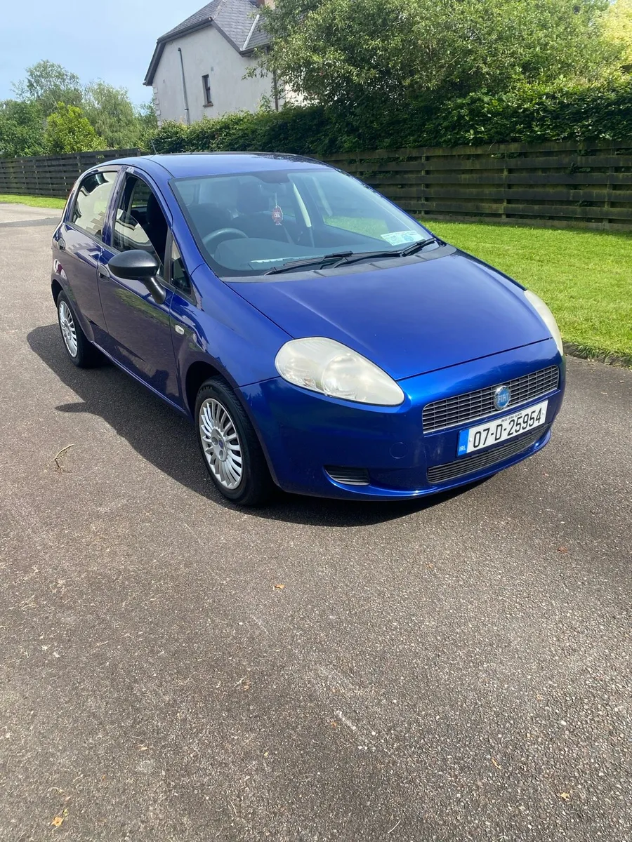 Fiat Punto 1.2litre pertol - Image 1