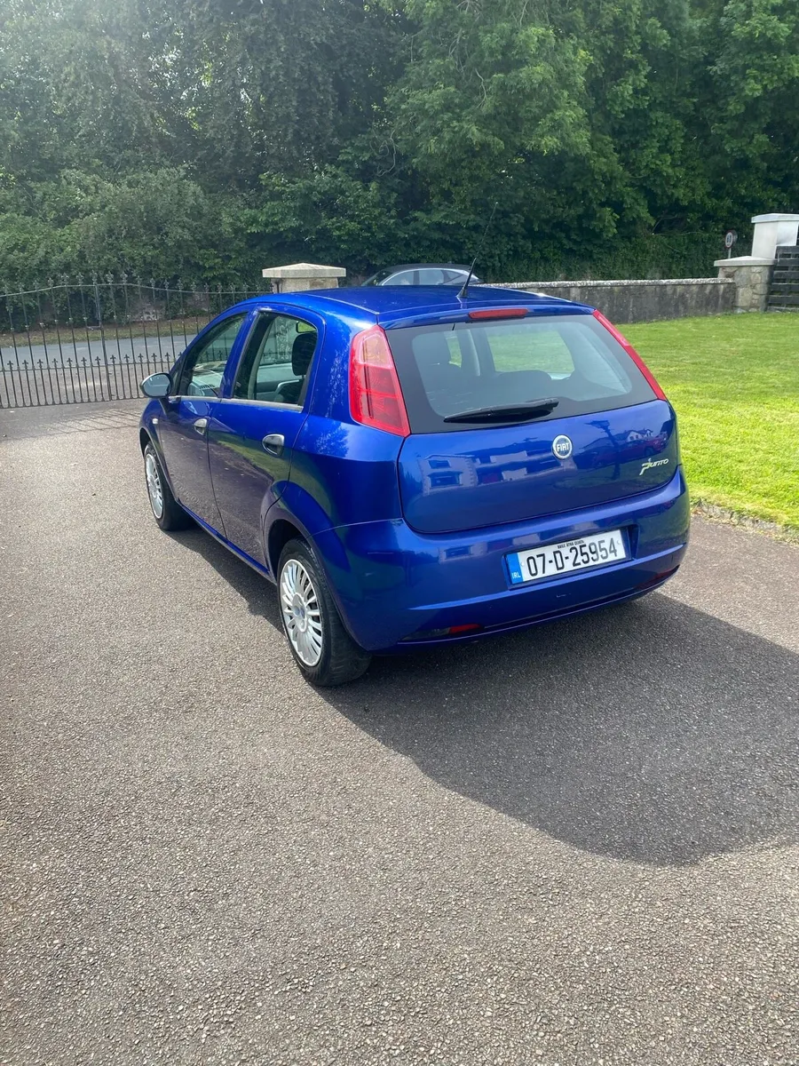 Fiat Punto 1.2litre pertol - Image 3