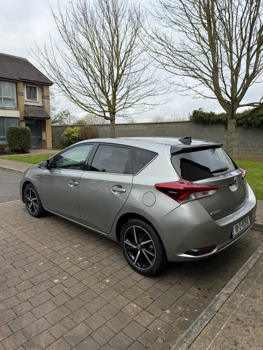 Toyota Auris 2018 - Image 2