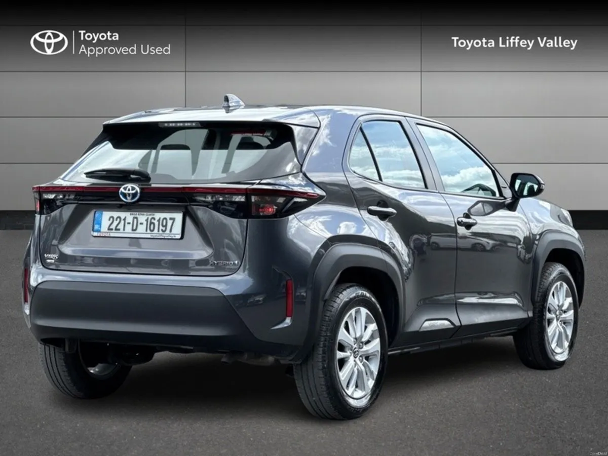 Toyota Yaris Cross YARIS CROSS LUNA HYBRID - Image 2