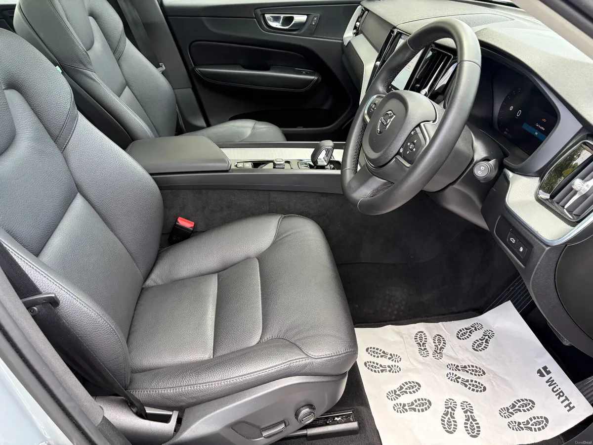 241 Volvo XC60 T6 PHEV CORE AWD 5DR AUTO - Image 6