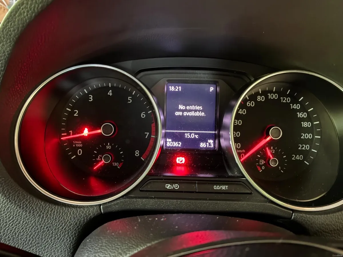 Volkswagen Polo 2015 - Image 2