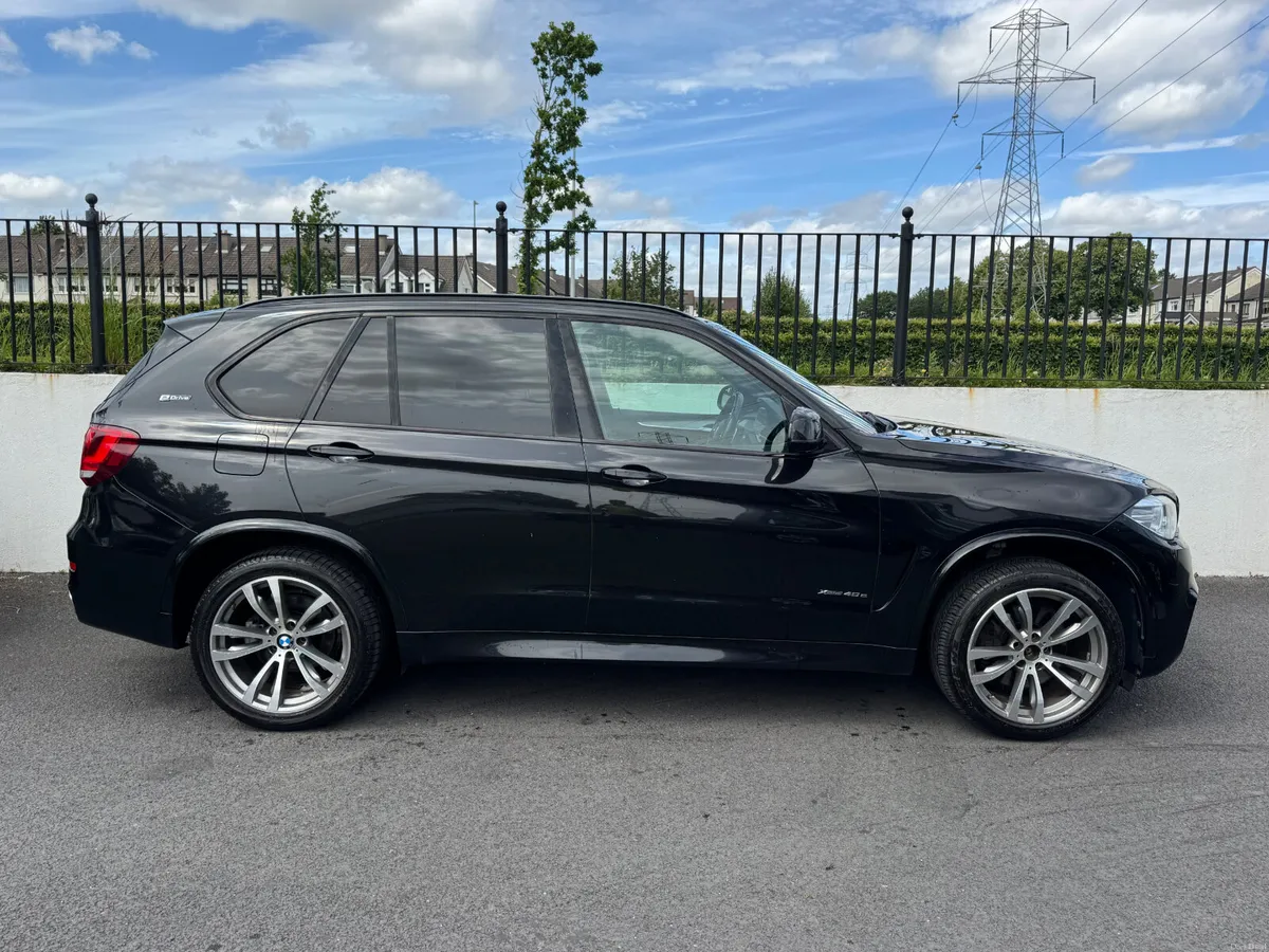 BMW X5 M-SPORT 40e // LOW KMS // HUGE SPEC - Image 1