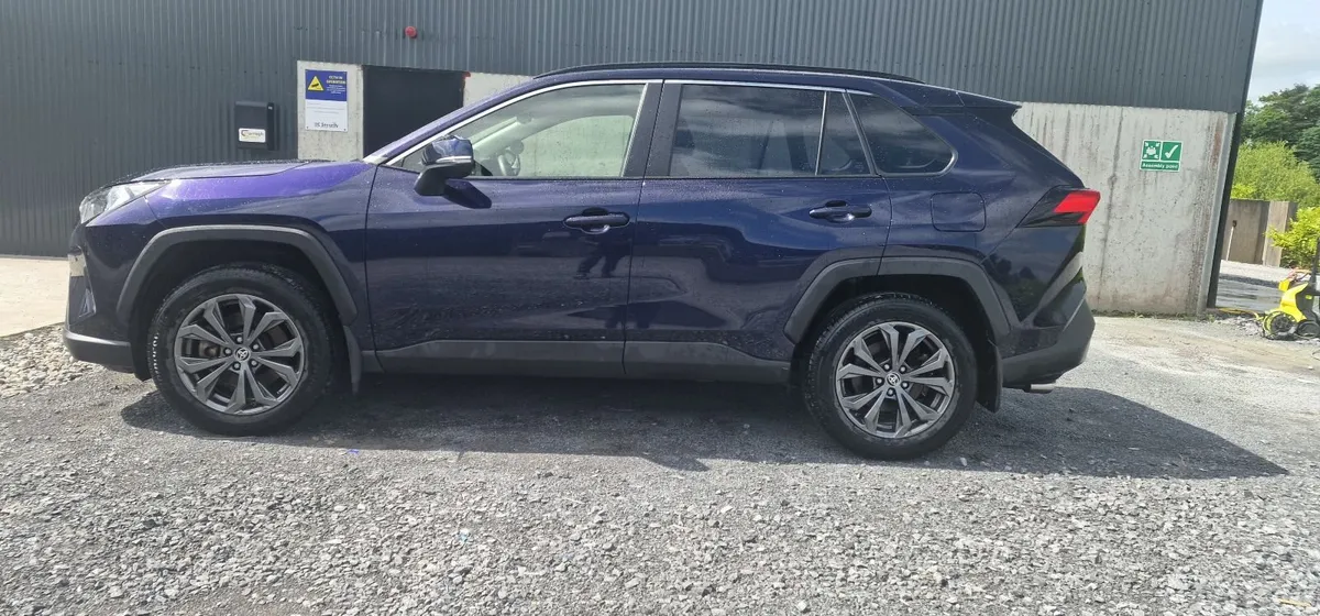 Toyota RAV4 2024 - Image 3