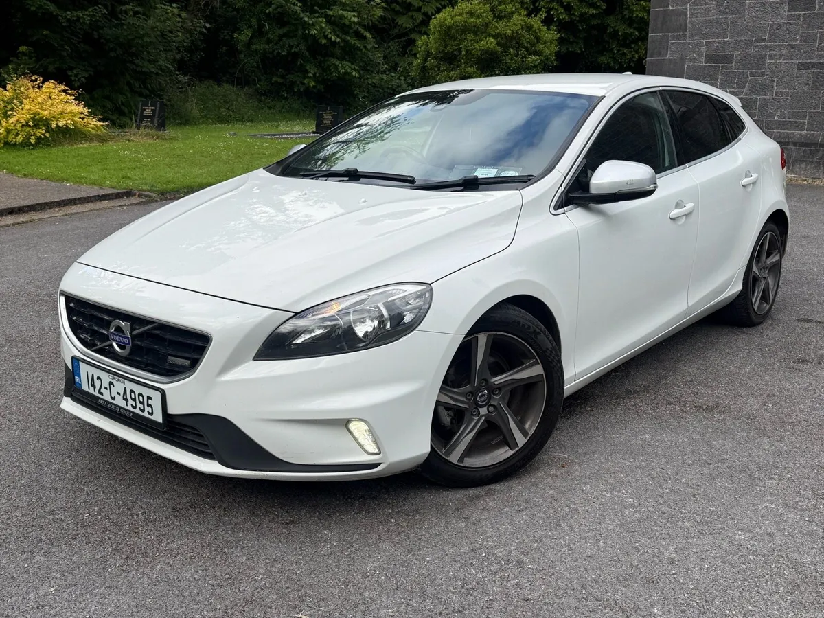 2014 Volvo V40 R-Design - Image 2