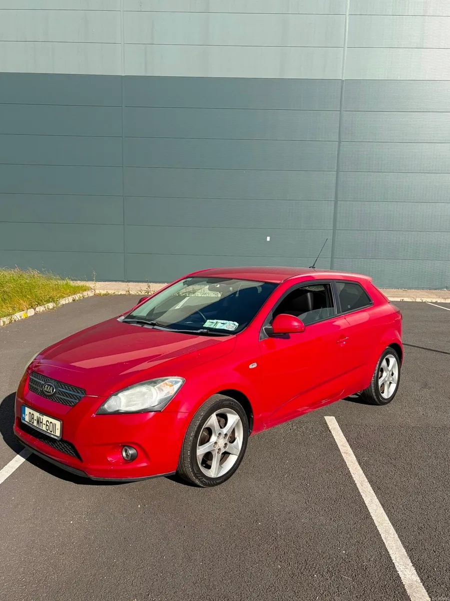 Kia pro ceed 1.6 diesel NCT9/26. , TAX 9/26 €1650 - Image 2