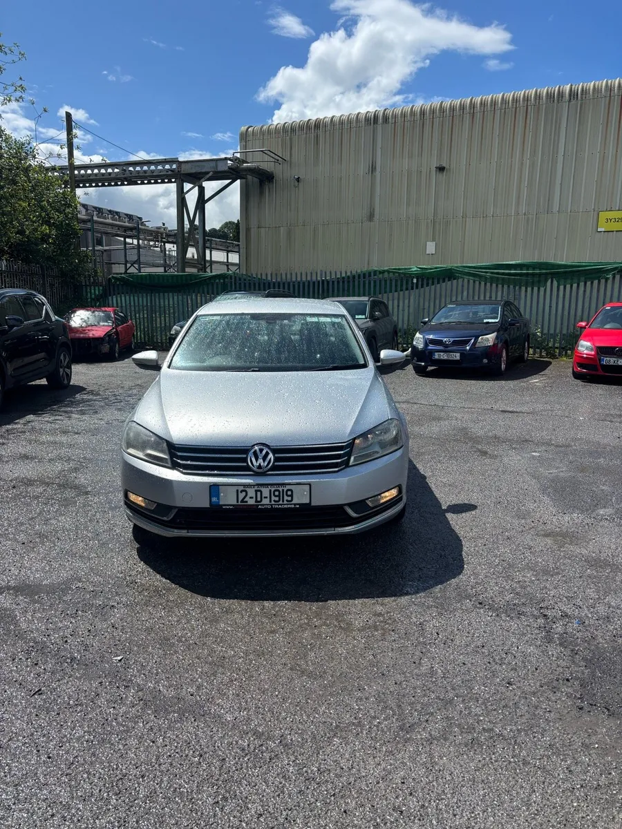 2012 Volkswagen Passat - Image 3