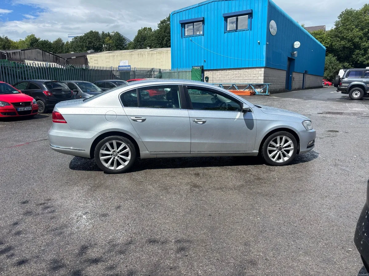 2012 Volkswagen Passat - Image 4