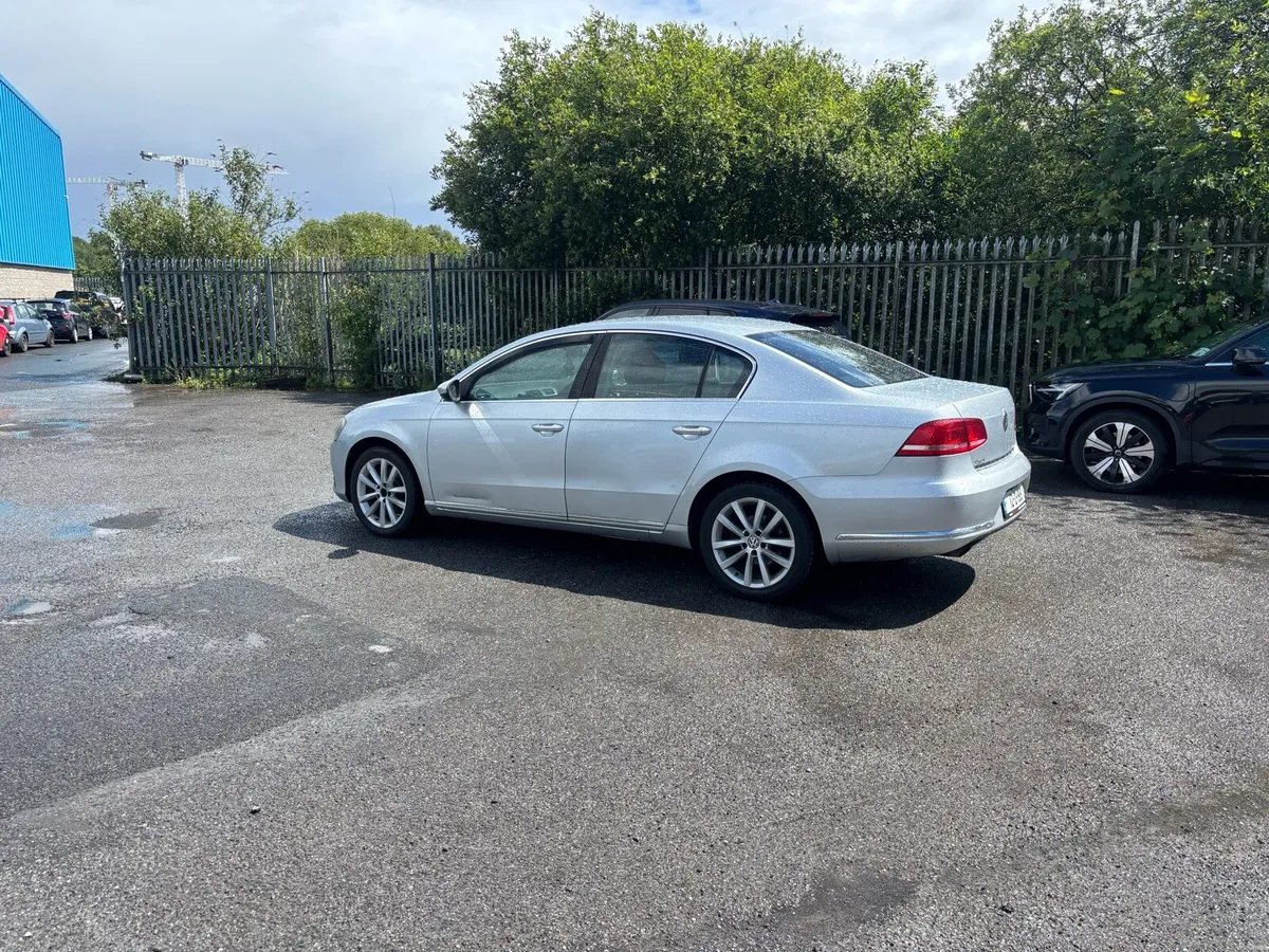 2012 Volkswagen Passat - Image 6