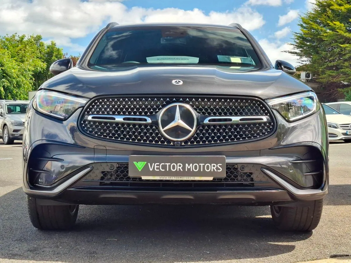 Mercedes-Benz GLC 300E AMG LINE URBAN EDITION 4MAT - Image 3
