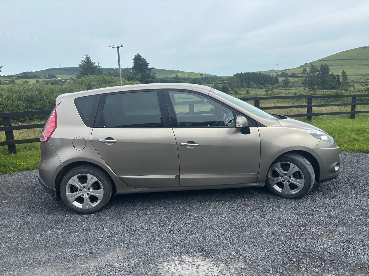 Car - Image 2