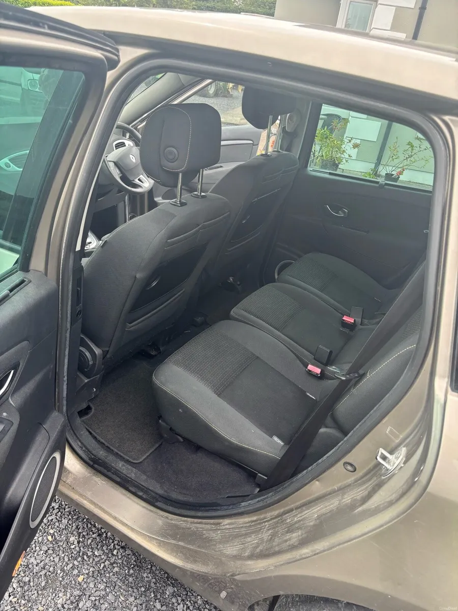 Car - Image 6